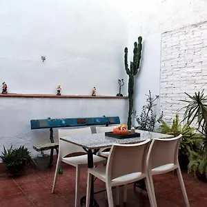 https://holiday-home-la-casa-azul.catalonia-hotels.com